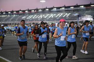 BIB: 1329, 15022, 17023, 133
                            <button type="button" onclick="openModal(10855598)" class="btn btn-primary btn-sm float-right btn-popup" data-toggle="modal" data-target=".modal-high-quality">
                        <i class="fas fa-shopping-cart"></i> Add to Cart
                    </button>
                                            <button type="button" onclick="isThisMe(10855598, true)" class="btn btn-success btn-sm float-right btn-popup btn-isme hidden" data-toggle="tooltip" data-placement="bottom" title="นี่คือรูปของคุณใช่ไหม คลิกที่นี่เพื่อเอาเข้าอัลบั้ม">
                        <i class="fas fa-plus"></i> Add to album
                    </button>
                    <button type="button" onclick="isThisMe(10855598, false)" class="btn btn-warning btn-sm float-right btn-popup btn-isnotme hidden">
                        <i class="fas fa-ban"></i> Remove from album
                    </button>
